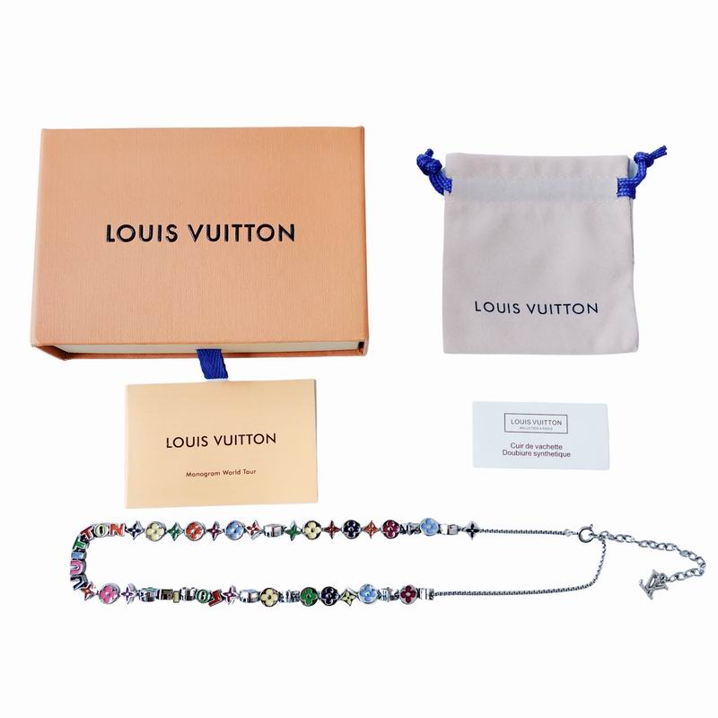 LV Necklace 03lyr659